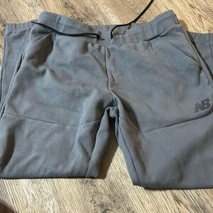 Men’s Gray new balance sweatpants. Size L 
Only worn a couple of times.